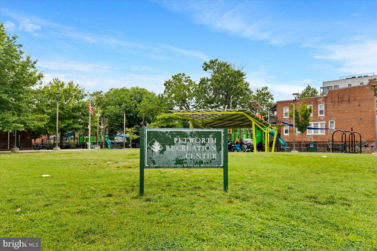 804 Taylor Street Northwest, Unit 403 Washington, DC 20011 - Photo 33 of 35