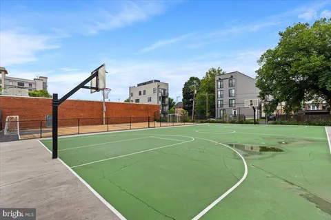 $2,600 | 804 Taylor Street Northwest, Unit 403, Washington, DC 20011