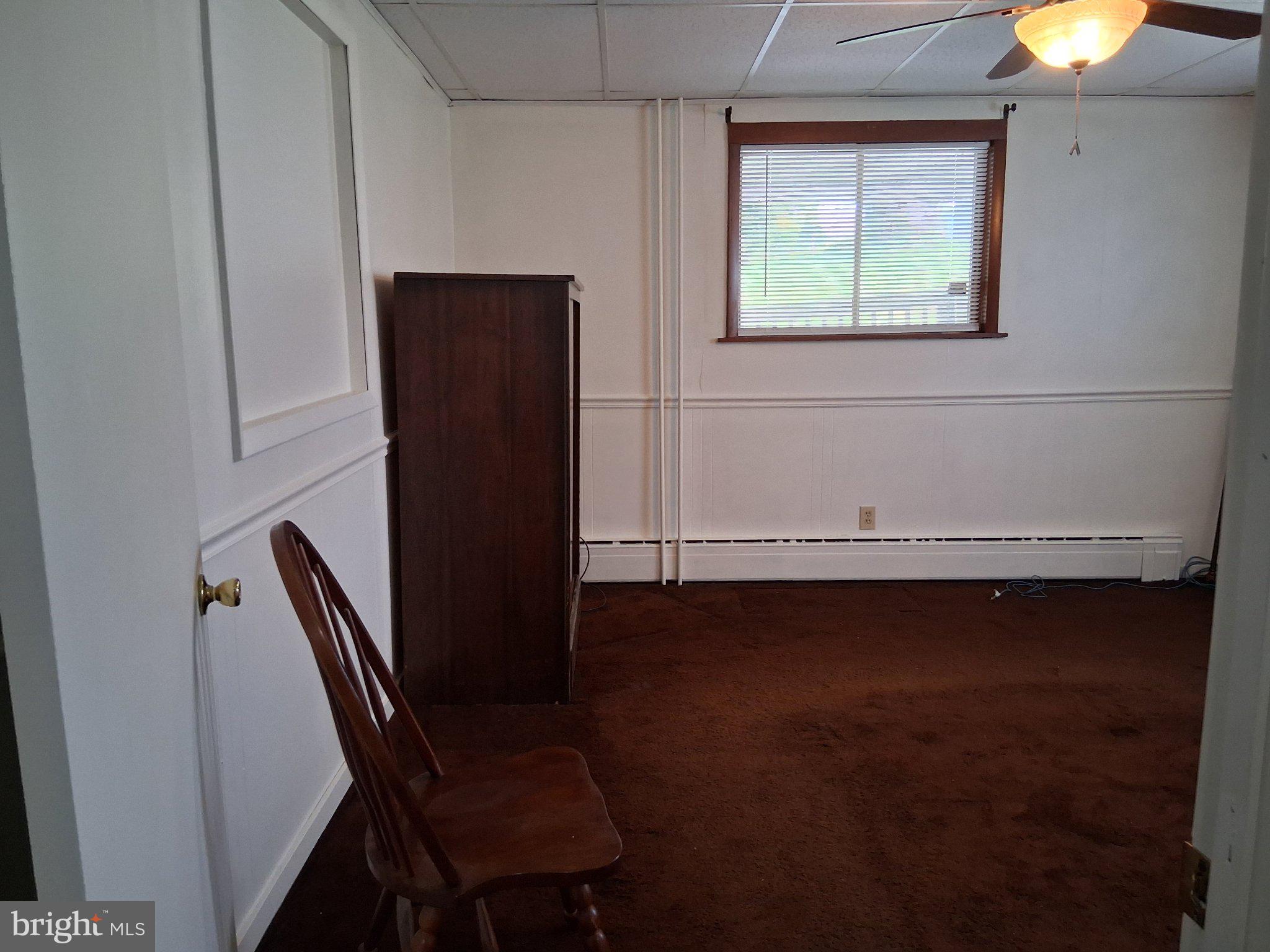 265 View Street Johnstown, PA 15902 - Photo 34 of 66 Cozy room with natural light.