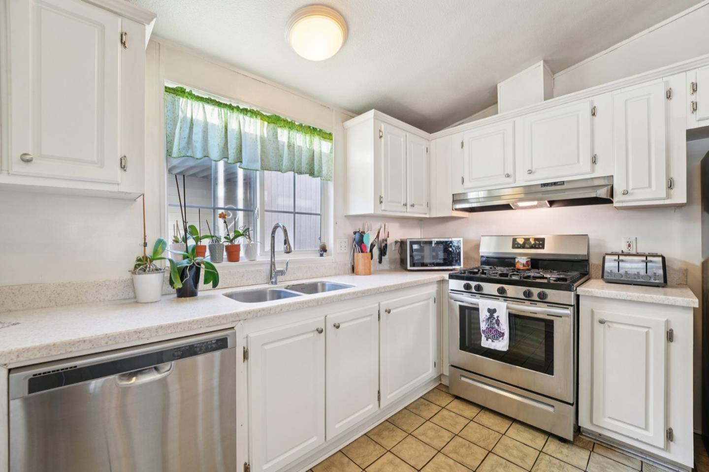 930 Rosedale Avenue, Unit 64 Capitola, CA 95010 - Photo 12 of 24