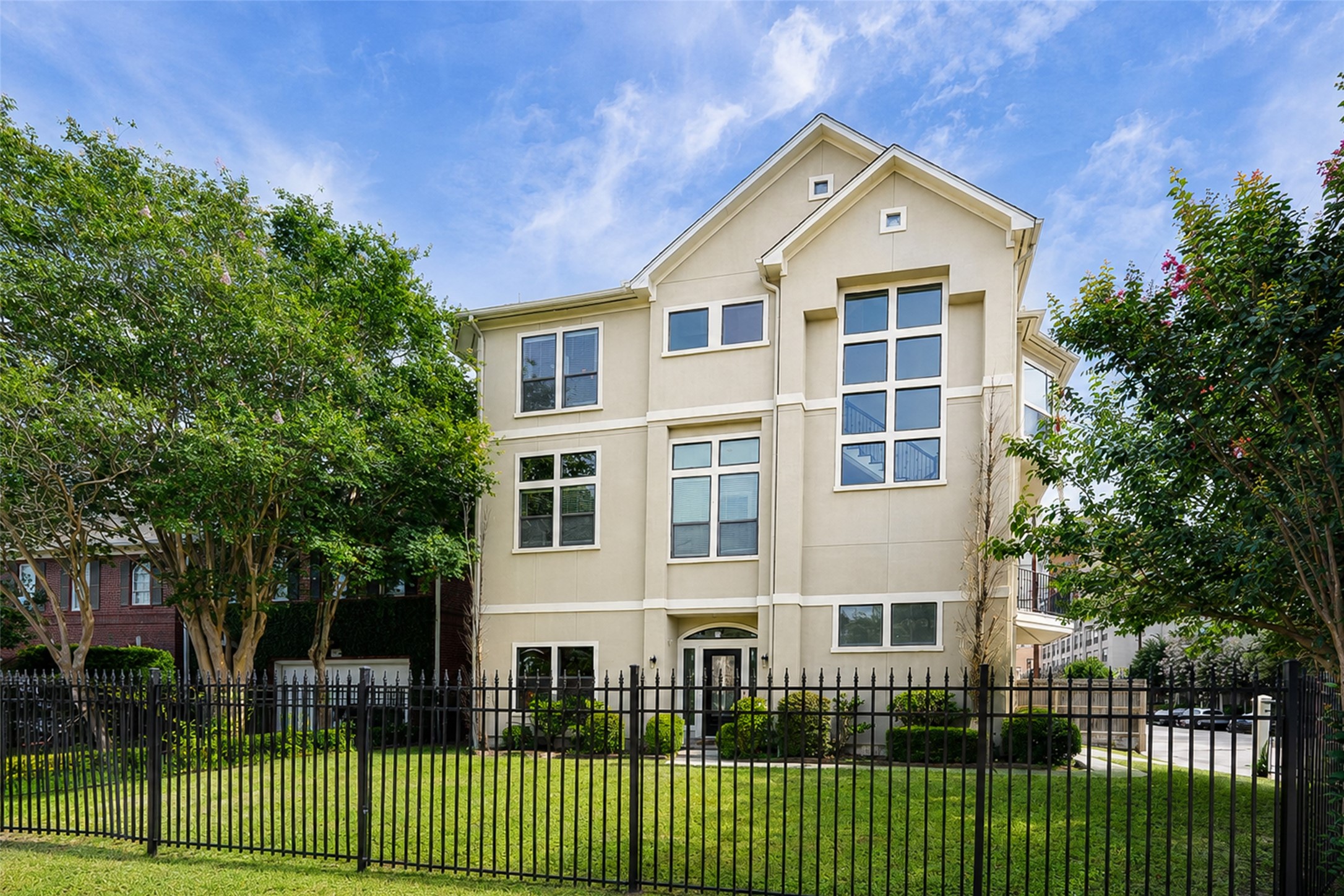 3014 South Rice Avenue Houston, TX 77056 - Photo 1 of 50 Gallery Image 1