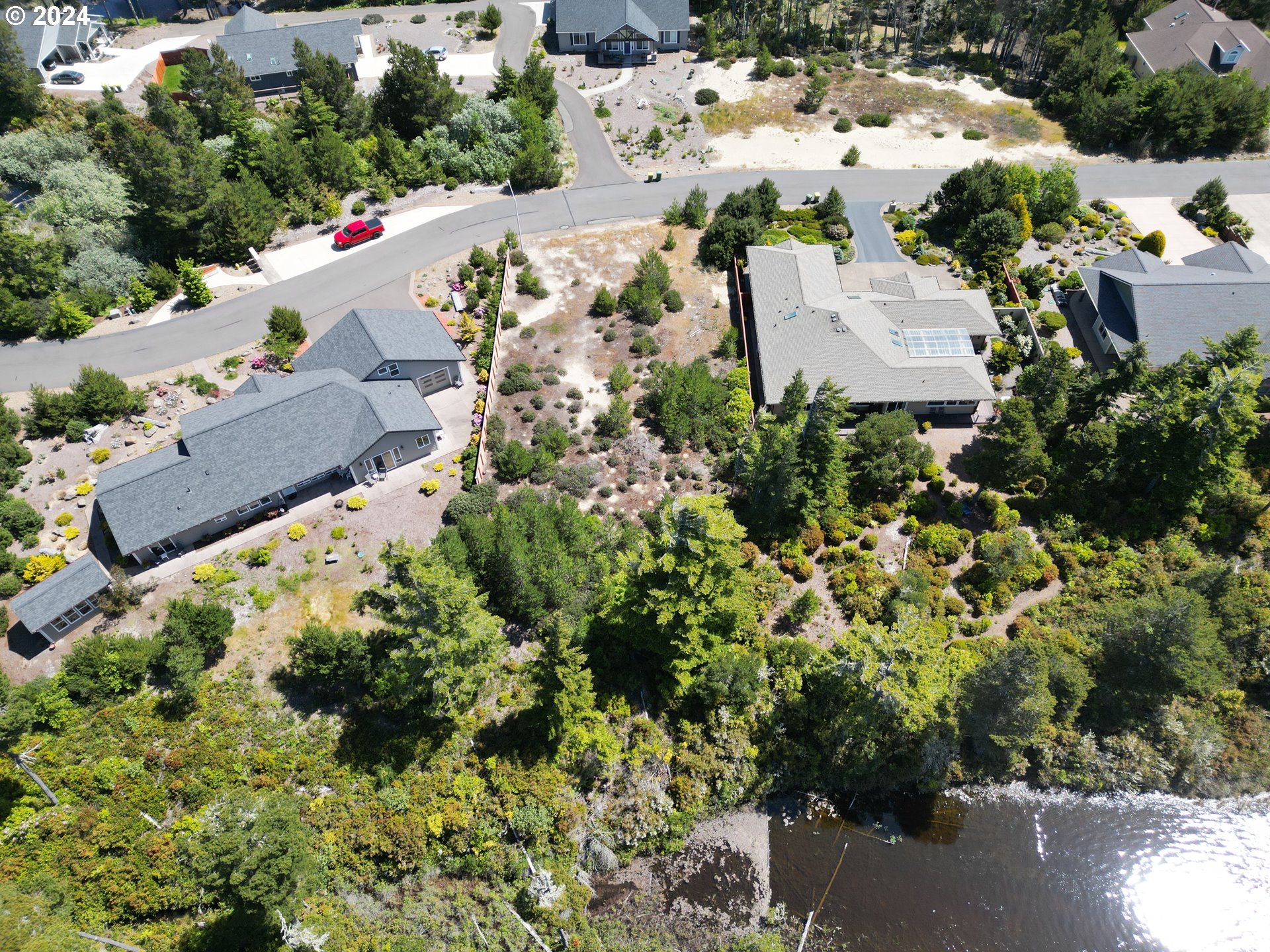 Lake Point Drive, Unit TL3200 Florence, OR 97439 - Photo 8 of 13 Gallery Image 8