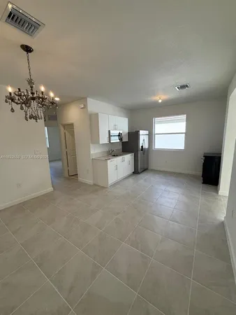 $2,000 | 2942 Southeast 23rd Avenue, Homestead, FL 33035