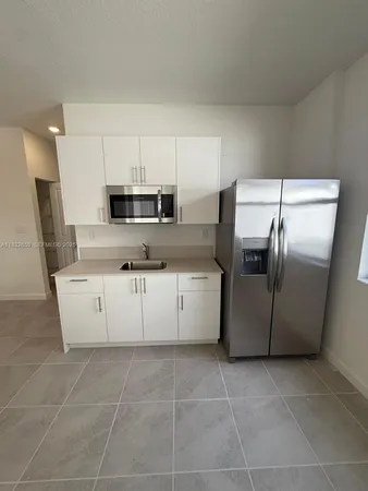 $2,000 | 2942 Southeast 23rd Avenue, Homestead, FL 33035