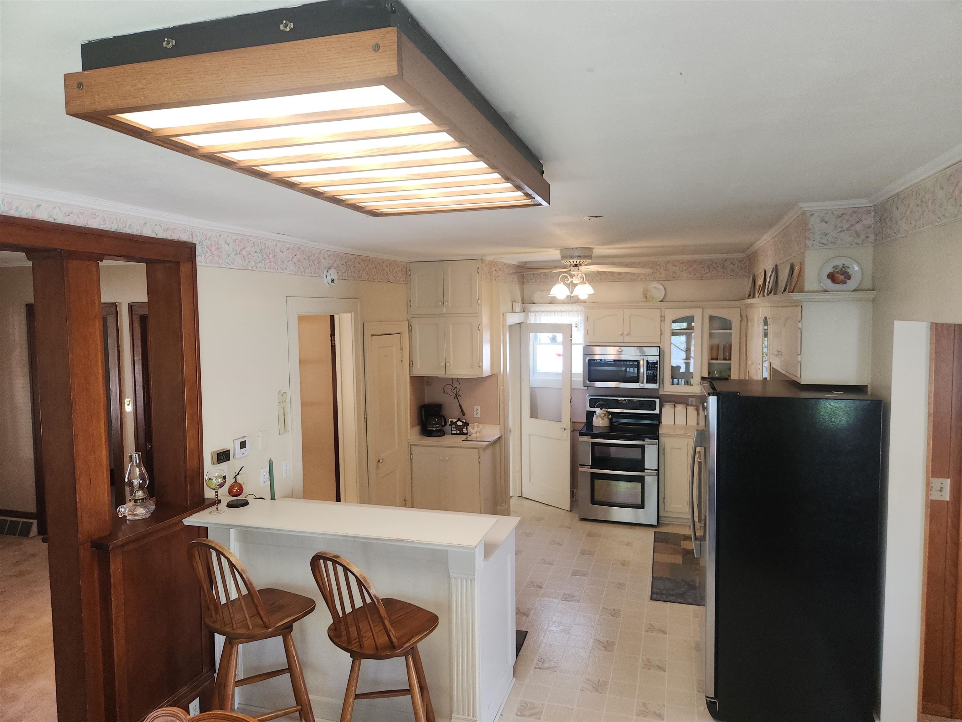 628 3rd Baraboo, WI 53913 - Photo 6 of 33