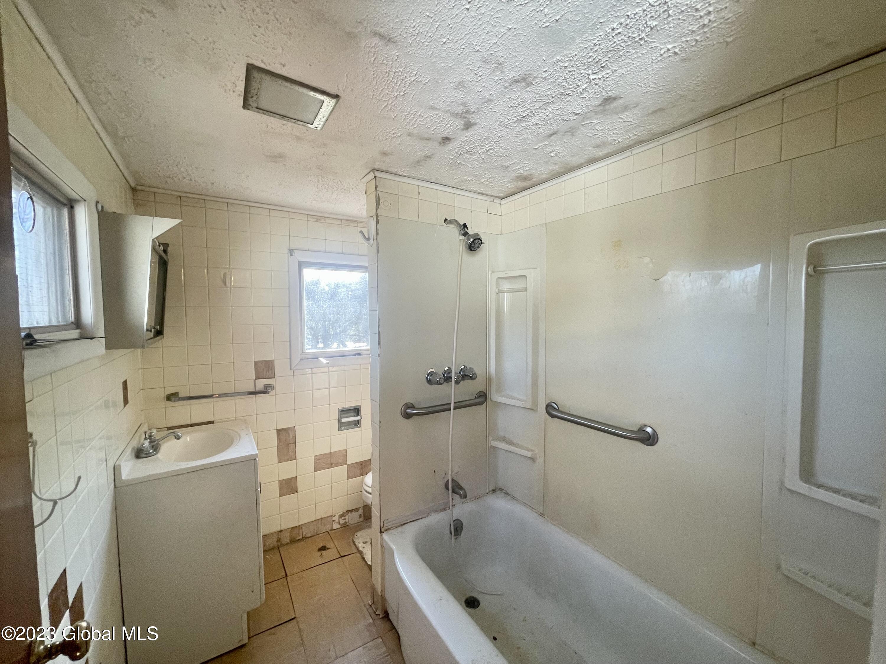 407 Gansevoort Road Moreau, NY 12828 - Photo 21 of 26 Bathroom