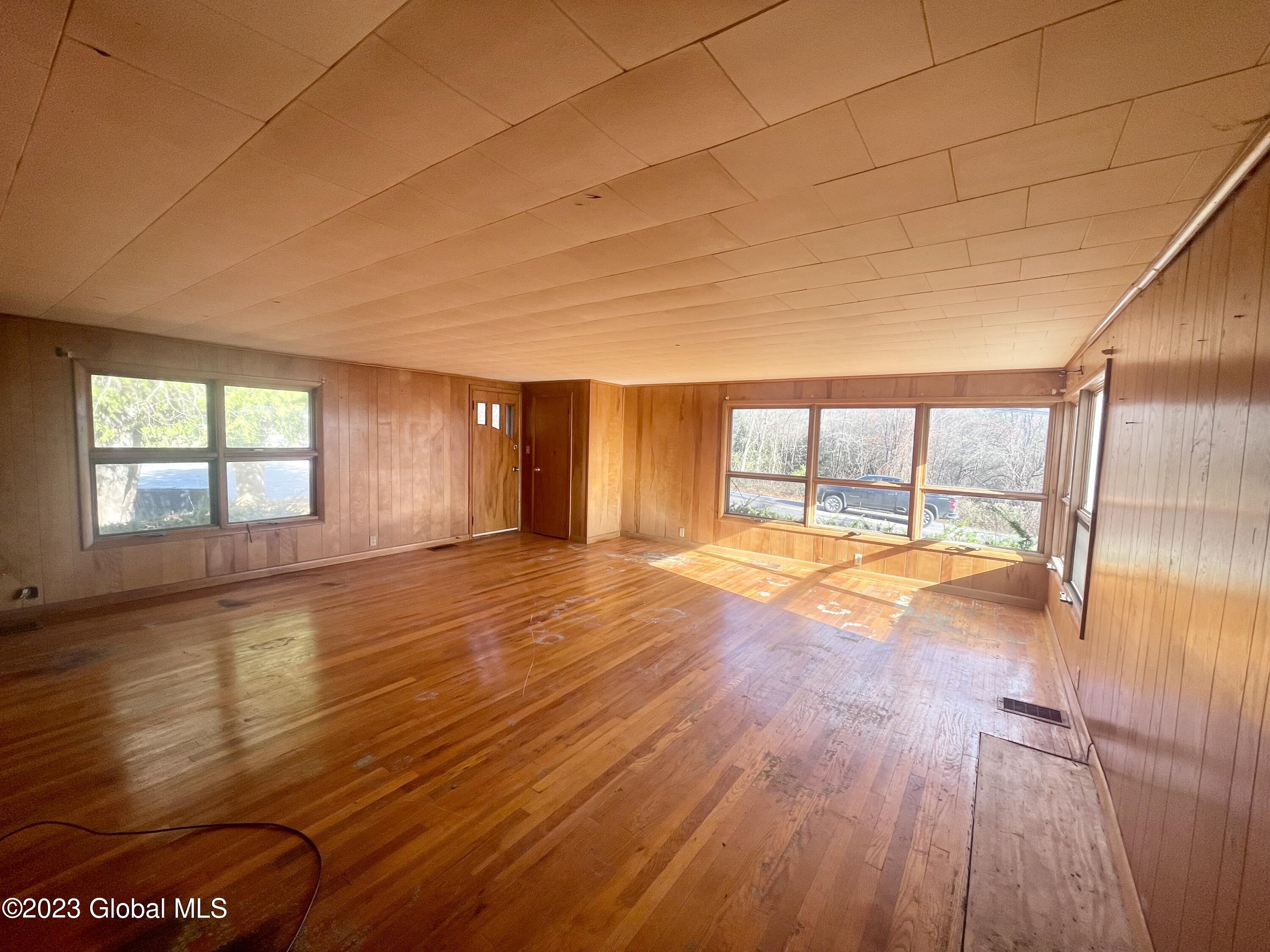 407 Gansevoort Road Moreau, NY 12828 - Photo 9 of 26 Living Room