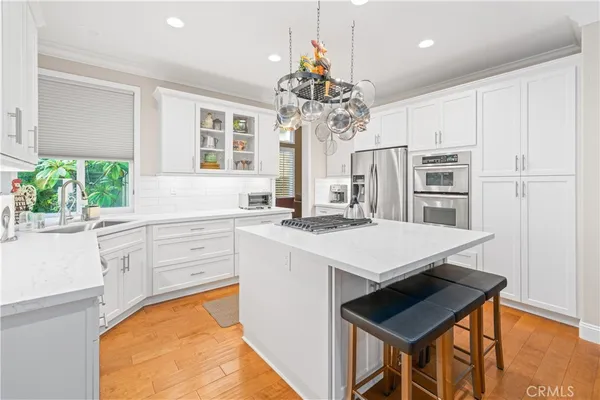 $2,200,000 | 33 Calavera, Irvine, CA 92606