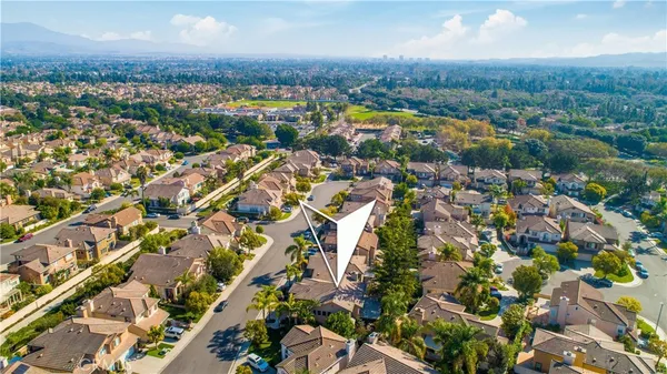 $2,200,000 | 33 Calavera, Irvine, CA 92606
