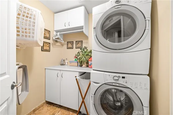 $2,200,000 | 33 Calavera, Irvine, CA 92606