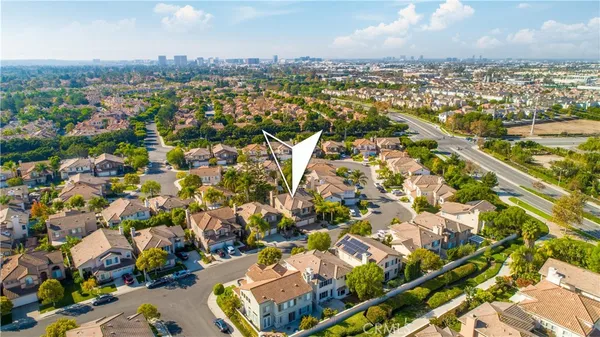 $2,200,000 | 33 Calavera, Irvine, CA 92606