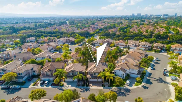 $2,200,000 | 33 Calavera, Irvine, CA 92606