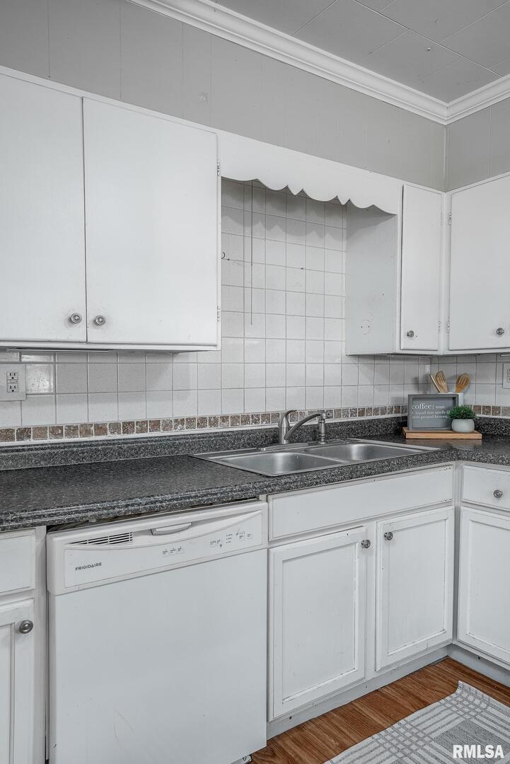 912 Southwest 5th Street Aledo, IL 61231 - Photo 7 of 14