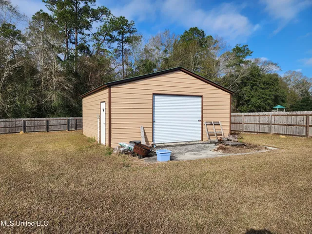 $275,000 | 9 Timaquana Drive, Picayune, MS 39466