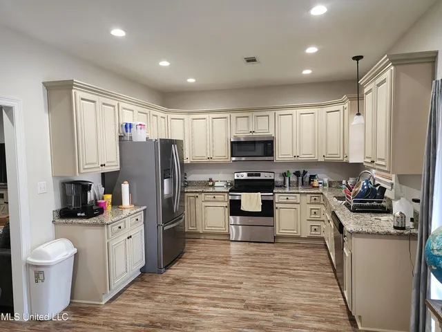 $275,000 | 9 Timaquana Drive, Picayune, MS 39466