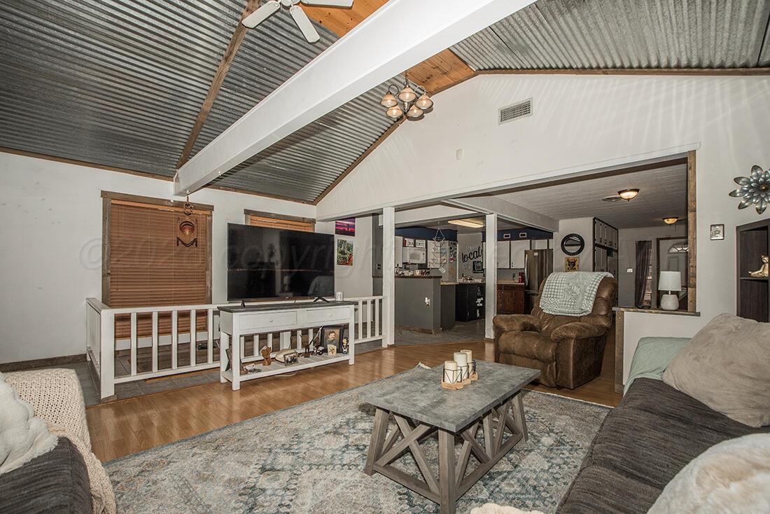 4309 South Ong Street Amarillo, TX 79110 - Photo 9 of 25 Living Room