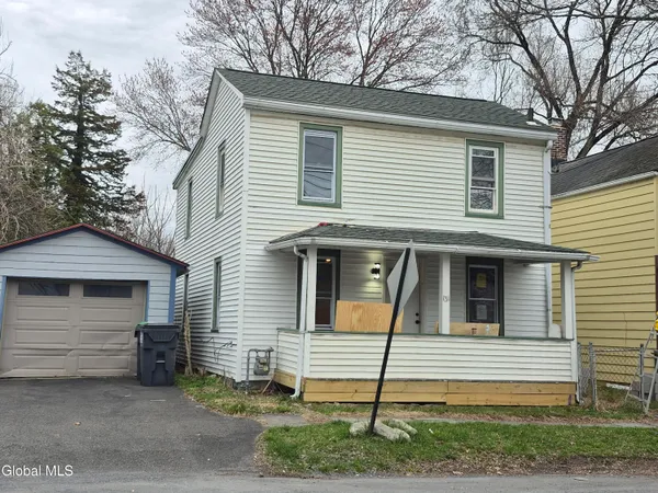 $369,900 | 131 West Bridge Street, Saugerties, NY 12477