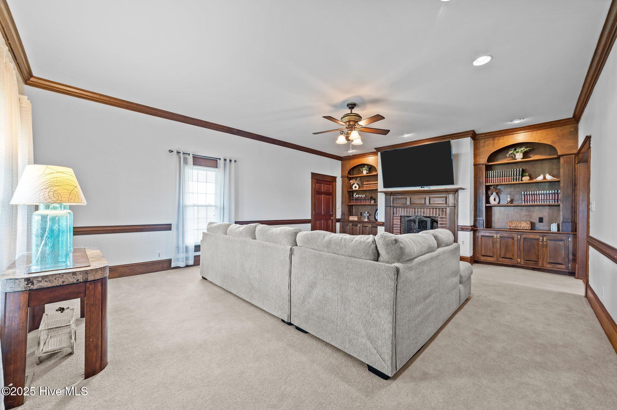 5934 Highway 42 Macclesfield, NC 27852 - Photo 21 of 50 Living Room