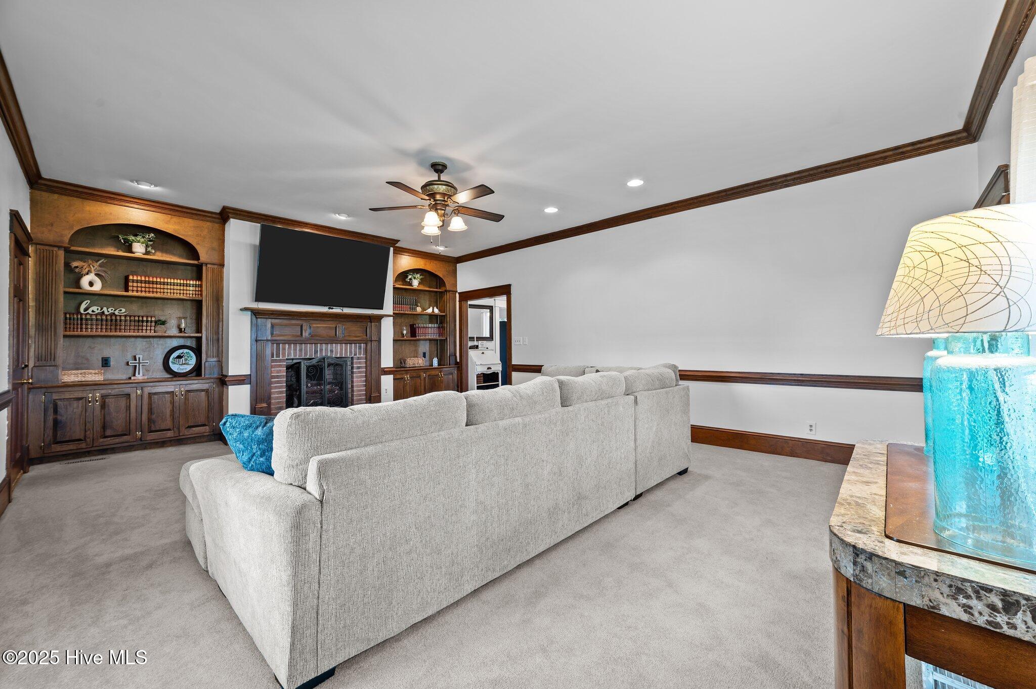 5934 Highway 42 Macclesfield, NC 27852 - Photo 22 of 50 Living Room