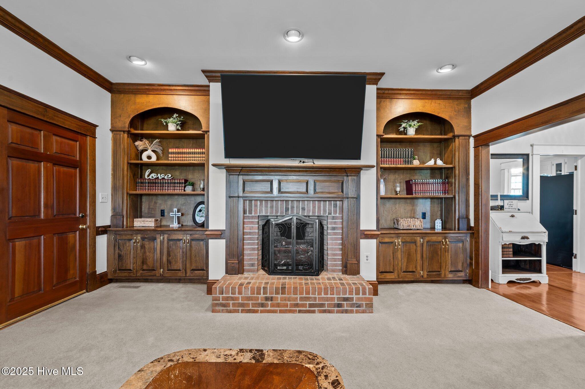 5934 Highway 42 Macclesfield, NC 27852 - Photo 24 of 50 Living Room