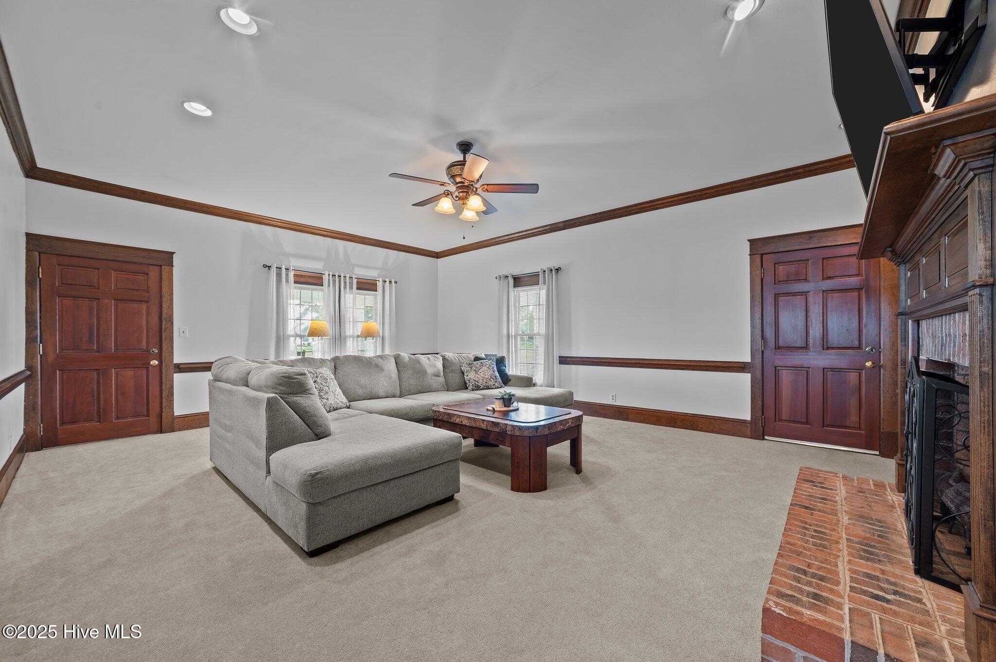 5934 Highway 42 Macclesfield, NC 27852 - Photo 25 of 50 Living Room