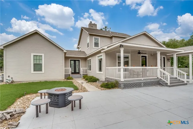 $999,000 | 911 Farm Street, Bastrop, TX 78602