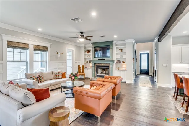 $999,000 | 911 Farm Street, Bastrop, TX 78602