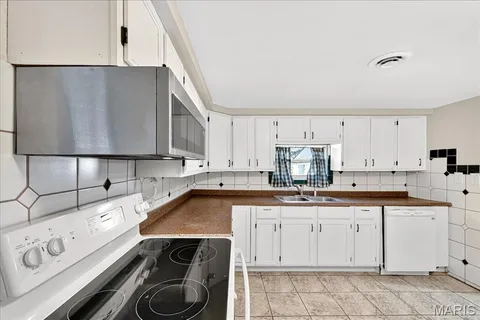 $179,900 | 8022 Joel Avenue, St. Louis, MO 63123