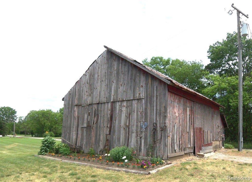 14597 Briar Hill Road Carleton, MI 48117 - Photo 3 of 15 br barn 1.jpg