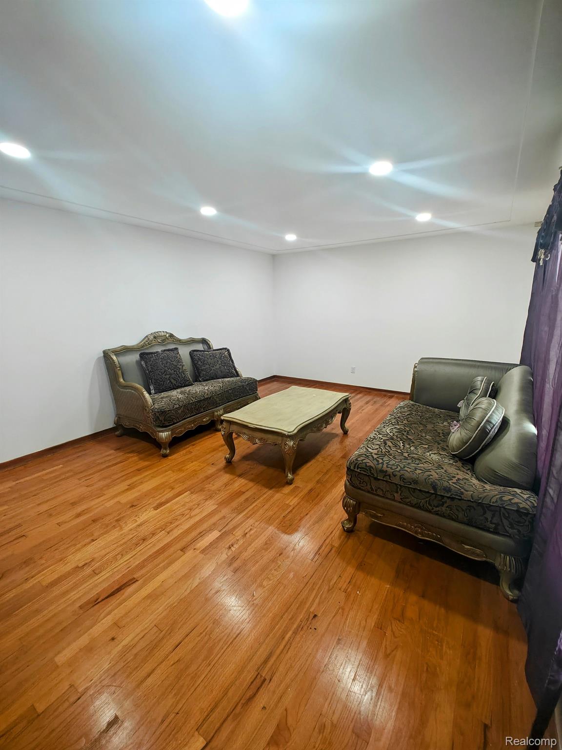 8442 Menge Street Center Line, MI 48015 - Photo 5 of 34 Gallery Image 5
