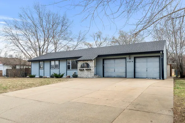 $475,000 | 7849 Monroe Street Northeast, Spring Lake Park, MN 55432