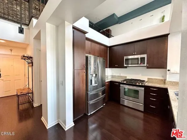 $695,000 | 1901 Victoria Avenue, Unit 201, Oxnard, CA 93035