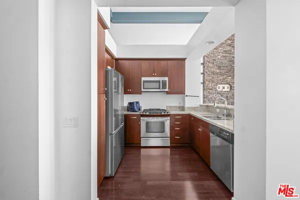 $695,000 | 1901 Victoria Avenue, Unit 201, Oxnard, CA 93035