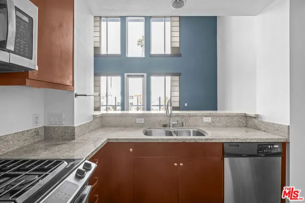 $695,000 | 1901 Victoria Avenue, Unit 201, Oxnard, CA 93035