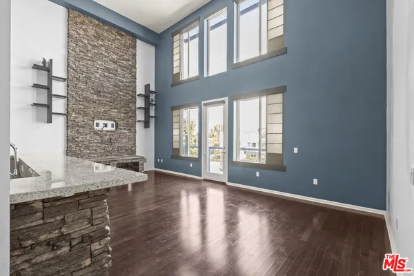 $695,000 | 1901 Victoria Avenue, Unit 201, Oxnard, CA 93035