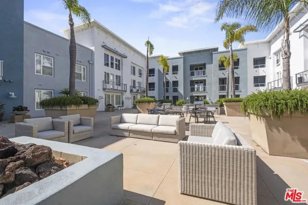 $695,000 | 1901 Victoria Avenue, Unit 201, Oxnard, CA 93035