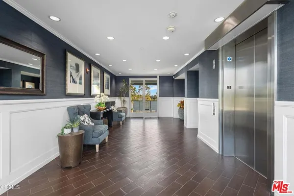 $695,000 | 1901 Victoria Avenue, Unit 201, Oxnard, CA 93035
