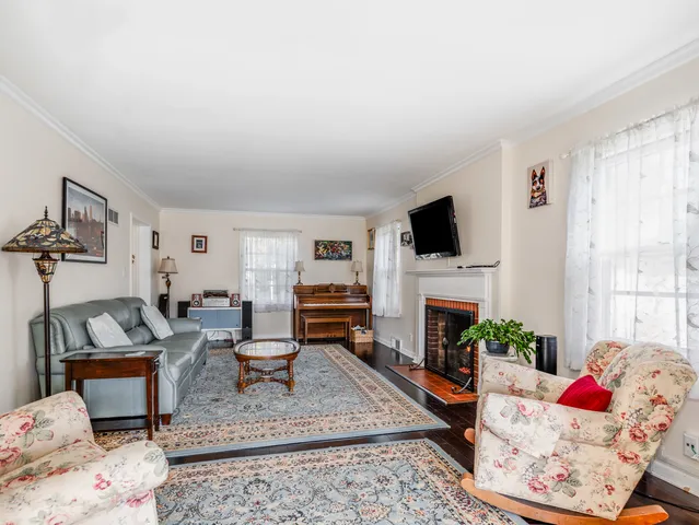 $315,000 | 1416 West Acres Road, Joliet, IL 60435