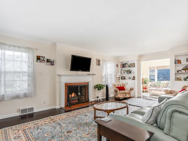 $315,000 | 1416 West Acres Road, Joliet, IL 60435