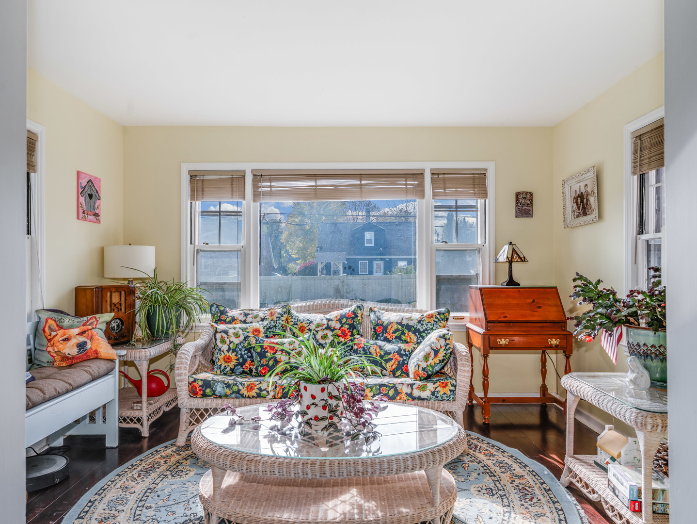 1416 West Acres Road Joliet, IL 60435 - Photo 7 of 30 a living room with furniture and a potted plant