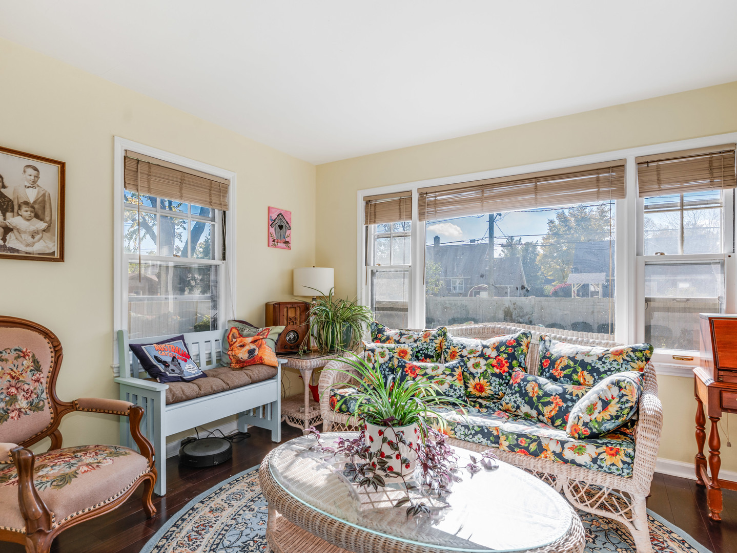 1416 West Acres Road Joliet, IL 60435 - Photo 8 of 30 a living room with furniture and a potted plant