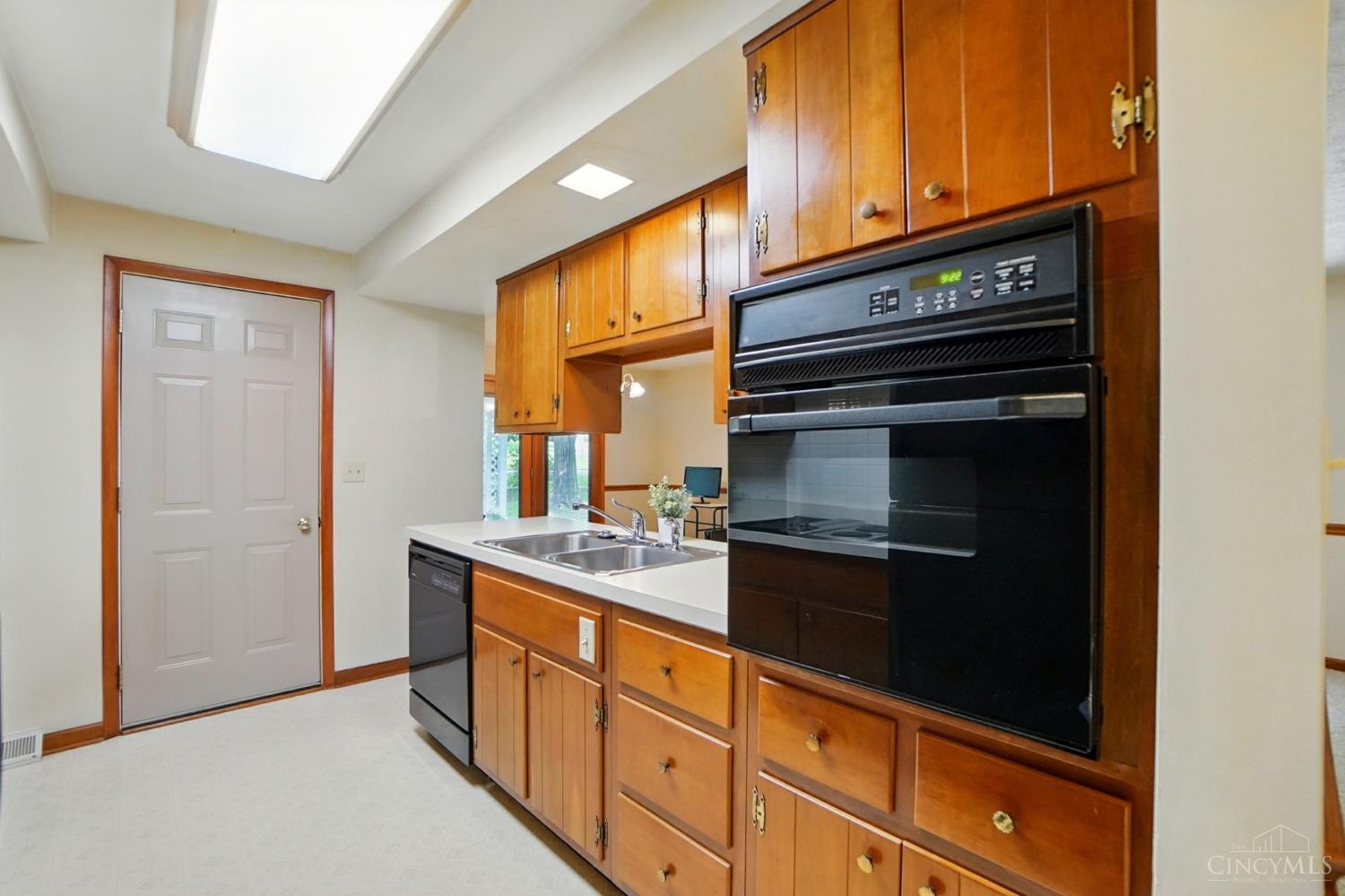 5752 Decker Road Franklin, OH 45005 - Photo 19 of 59