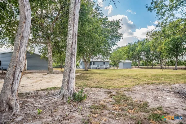 $315,000 | 190 Hood Road, Inez, TX 77968