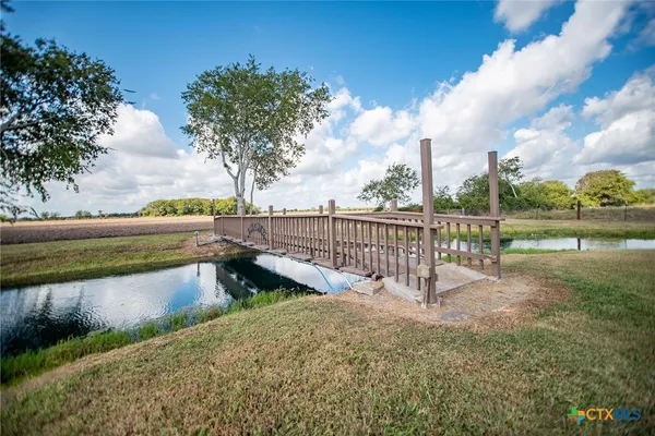 $315,000 | 190 Hood Road, Inez, TX 77968