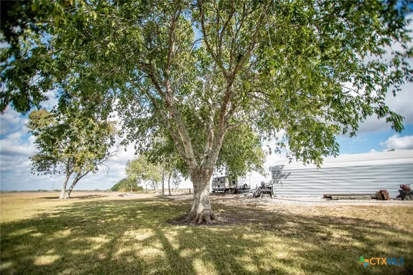 $315,000 | 190 Hood Road, Inez, TX 77968