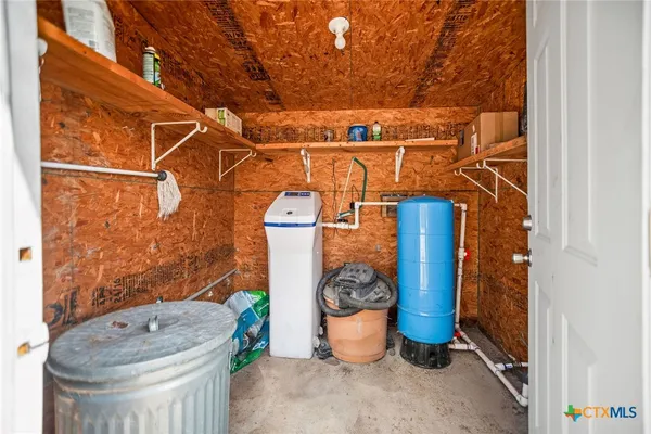 $315,000 | 190 Hood Road, Inez, TX 77968