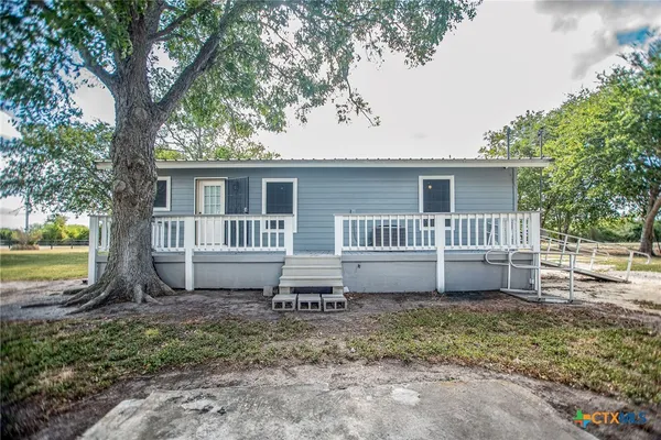 $315,000 | 190 Hood Road, Inez, TX 77968