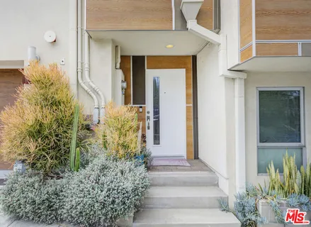 $6,600 | 1045 Manzanita Street, Los Angeles, CA 90029
