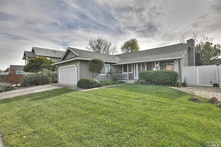2524 Pawnee Street Santa Rosa, CA 95403 - Photo 1 of 1 Curb appeal