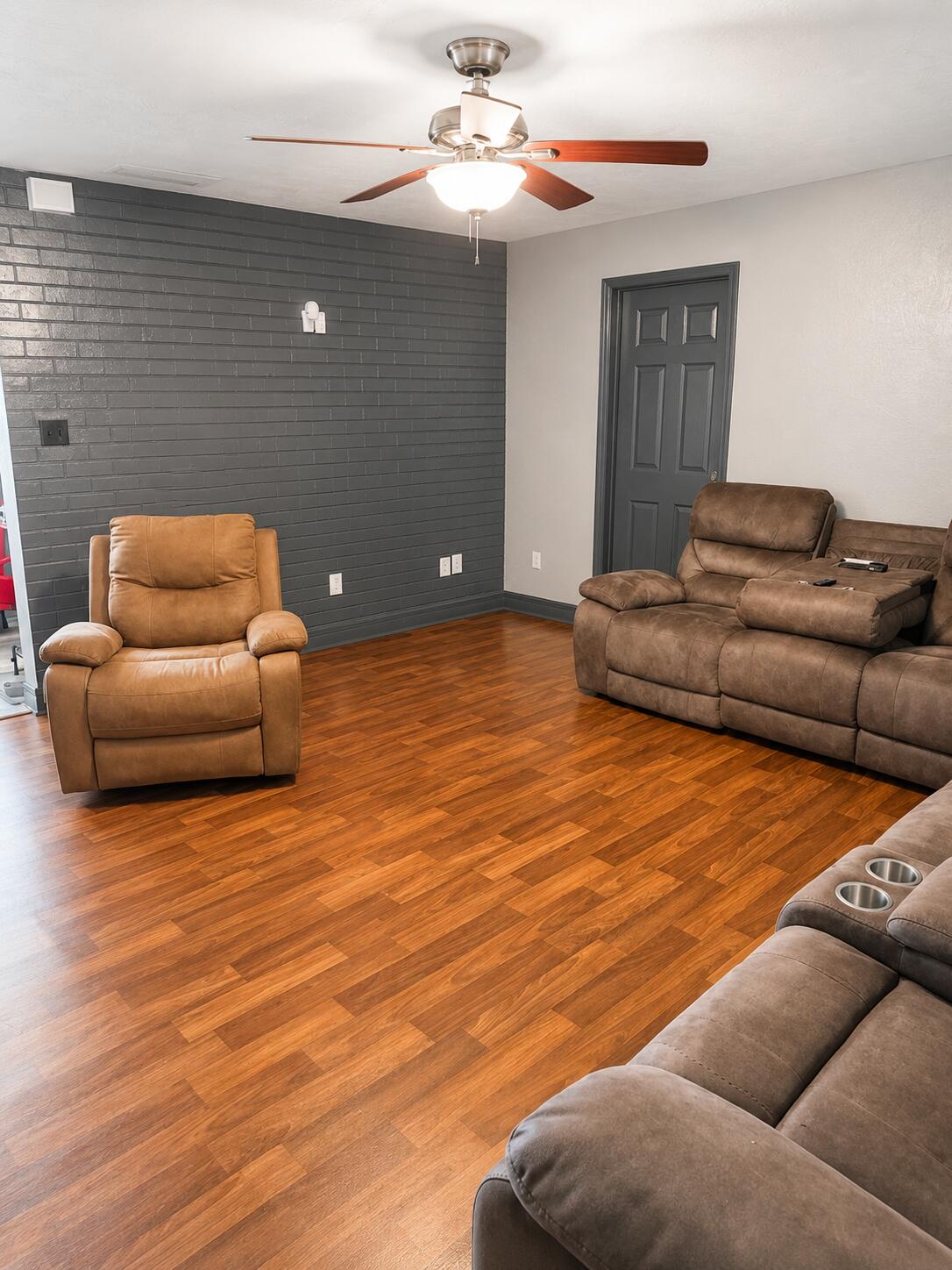 1806 John Road Clewiston, FL 33440 - Photo 2 of 18 Living room